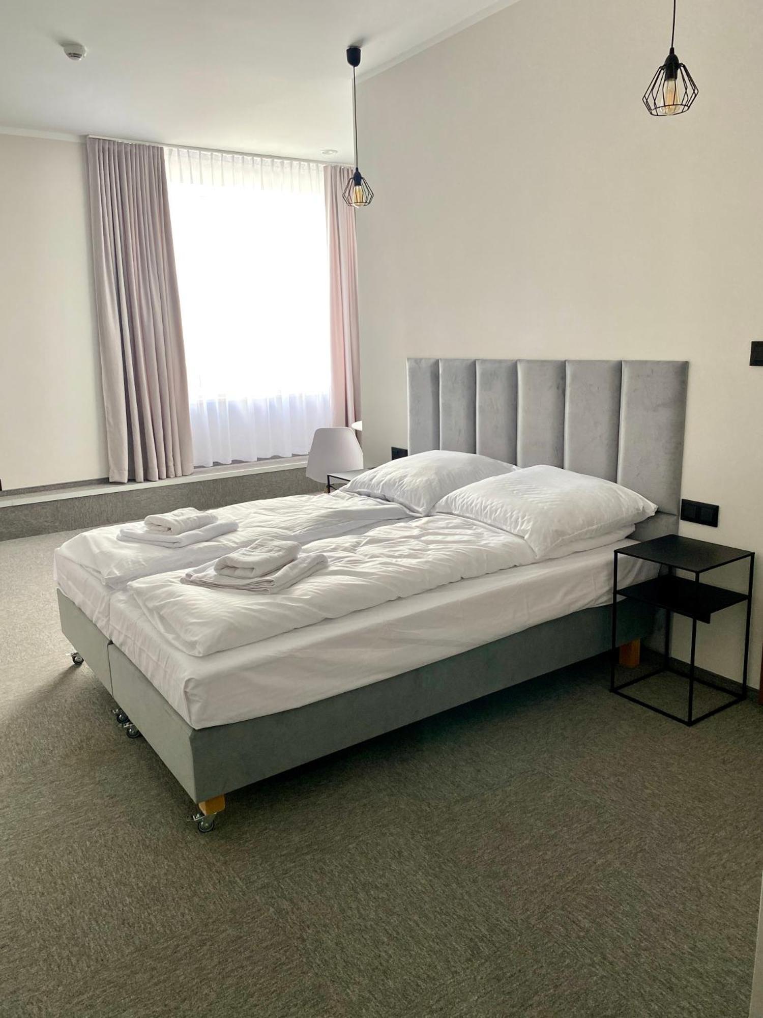 E-hotel *